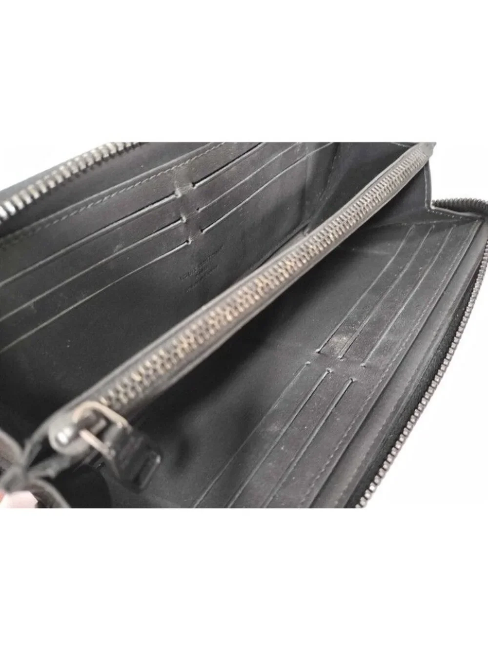 Louis Vuitton Wallet LV Aerogram Zippy Horizontal Black Calf Leather Zip Around
